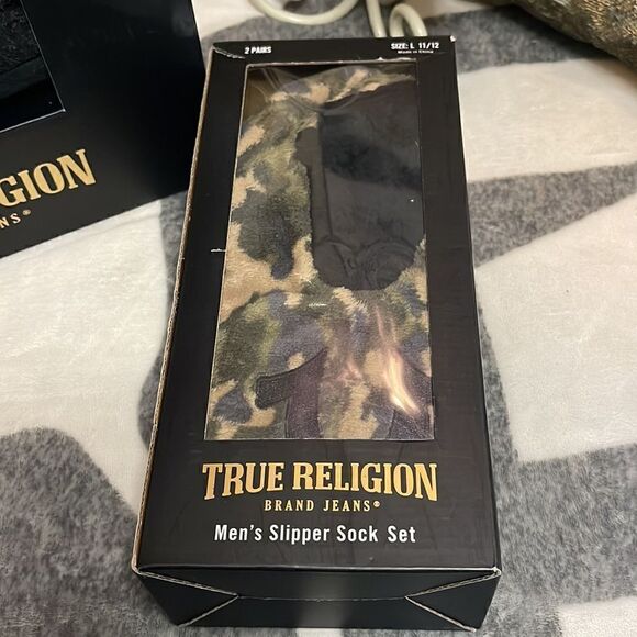 3 piece true religion jeans slippers & slipper sock set nib/nwt - Picture 2 of 6